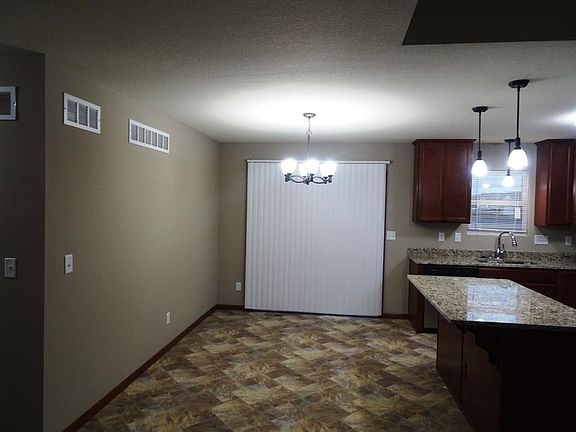 3rd image of 4318 SE Redoak Ln