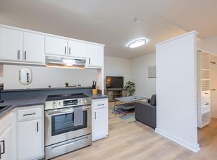 300 SW 6th St APT 22, Bentonville, AR 72712