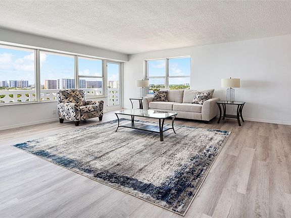 5th image of 4010 Galt Ocean Drive #911