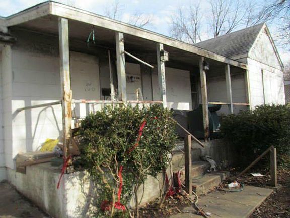4th image of 10527 Palmer Ave