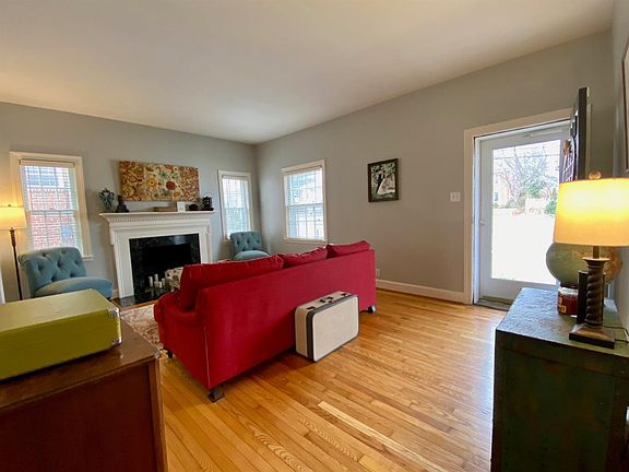 3rd image of 307 Lancaster Ave