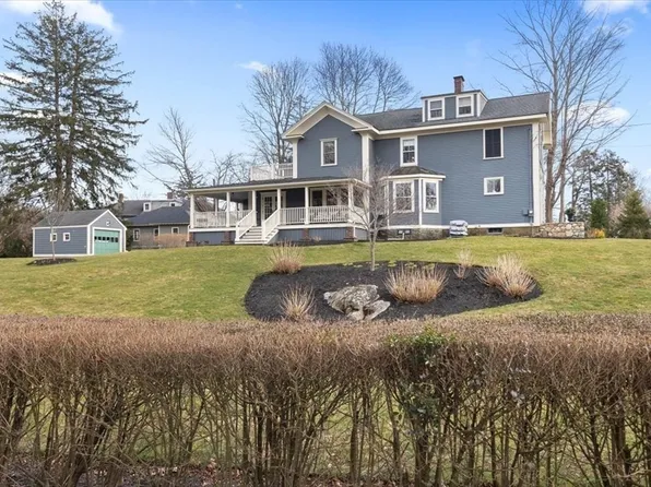 71 Lincoln St, Hingham, MA 02043