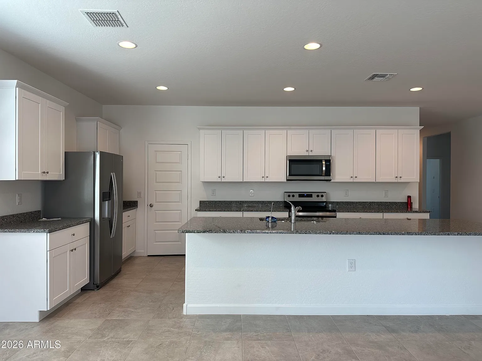 3 bed, 2.0 bath, 1886 sqft, $2,350 — Photo 4