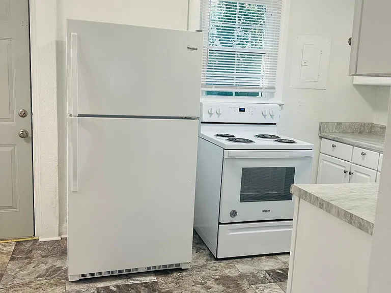 605 Pilot Ave — Photo 9