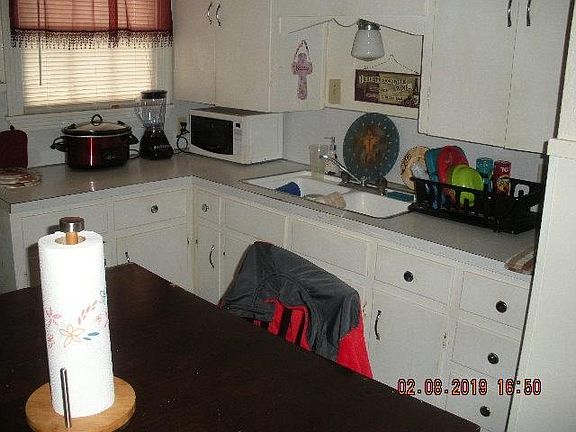 4th image of 302 En 12th St
