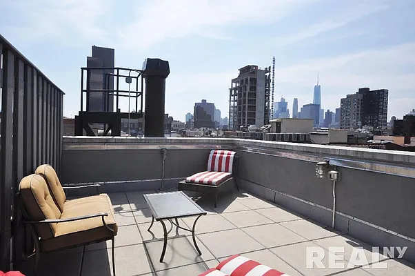 Rented by REAL New York | media 21