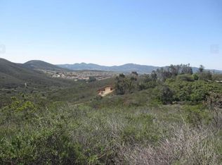 1 Esplendido Ave, Vista, CA 92084