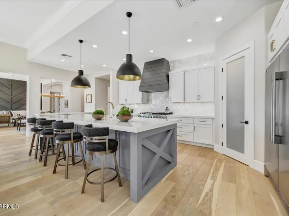 8027 E JUAN TABO Road, Scottsdale, AZ 85255