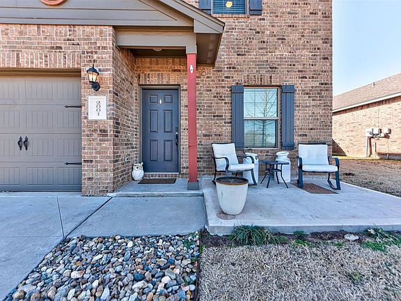 2nd image of 2001 Scarlet Cir