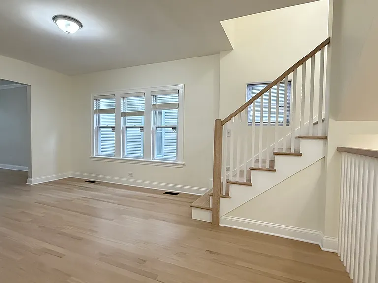 5821 W Gunnison St — Photo 29