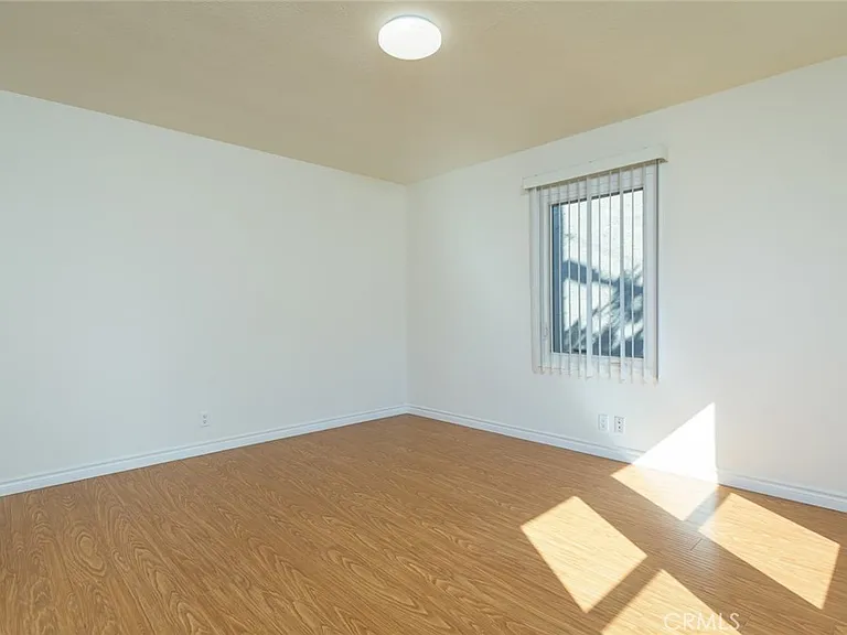 2111 N Verdugo Rd — Photo 25