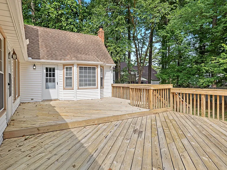 512 Bonsack Ct — Photo 45
