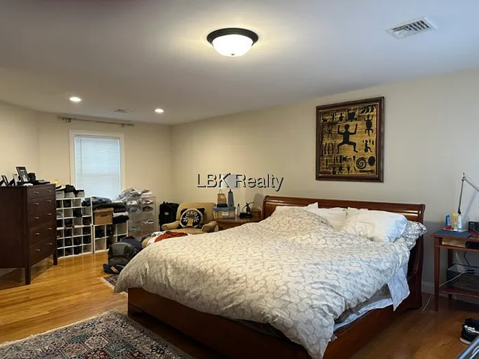 Cabot St — Photo 9