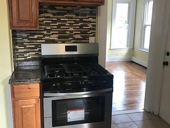 5th image of 158 Rosette St APT 2