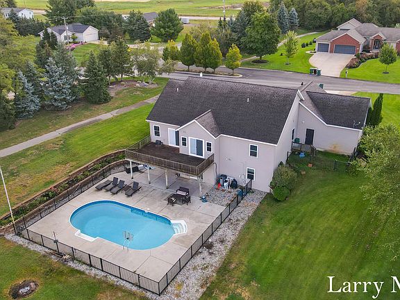 3rd image of 10377 Chinook Dr