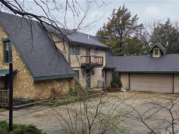 939 E 1264th Rd, Lawrence, KS 66047