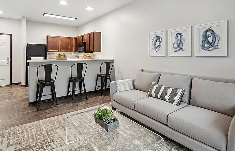 Walnut Lake Apartments — Photo 4