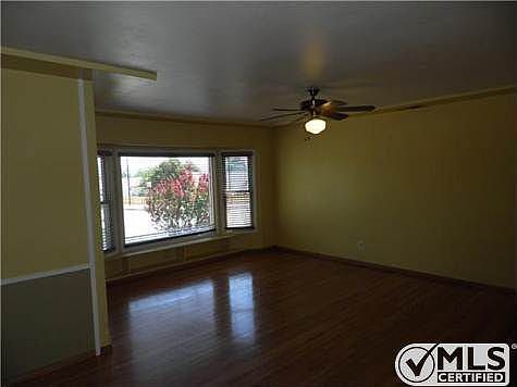 4th image of 1392 Greenfield Dr