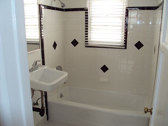 2nd image of 1227 S Alfred St