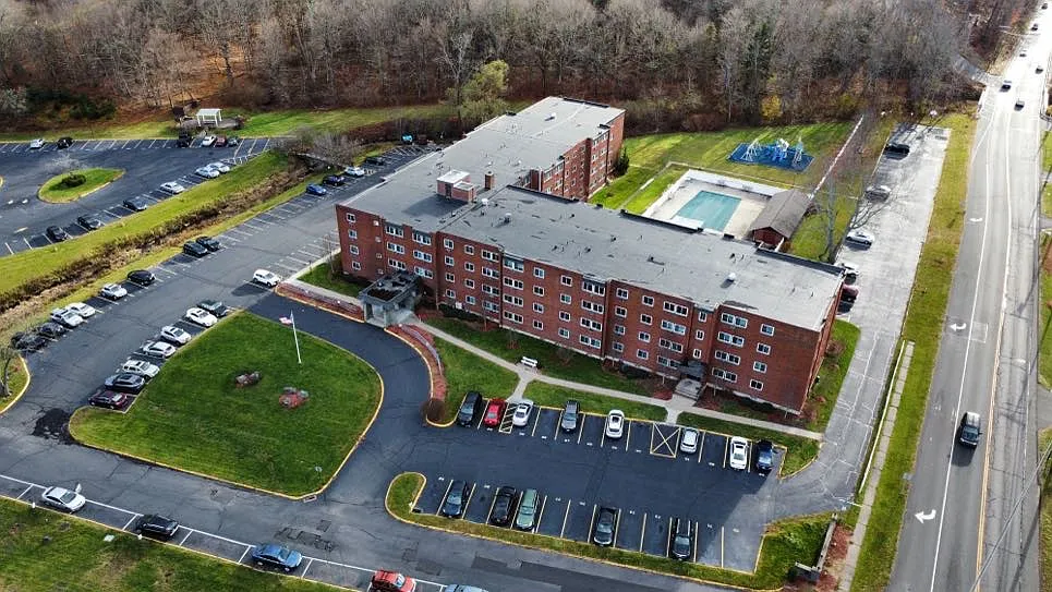 2 bed, 1000 sqft, $1,950 — Photo 3