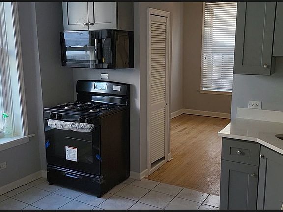 4th image of 1025 W Cullerton St APT 2R
