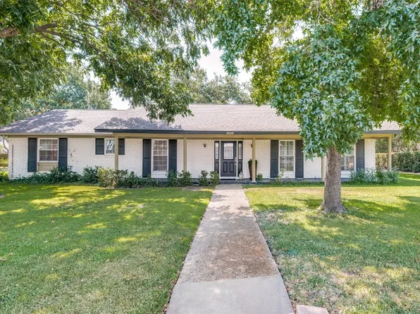3530 Brookhaven Club Dr, Farmers Branch, TX 75234