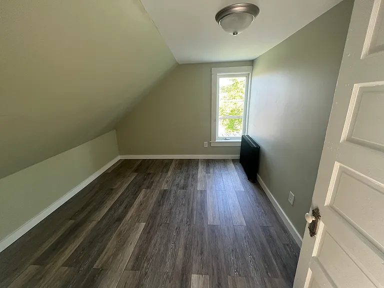 24 Gilford Ave #6B — Photo 10