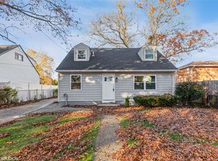 490 Jefferson Ave, Rockville Centre, NY