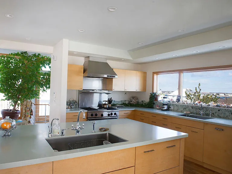 333 Dune Rd — Photo 3