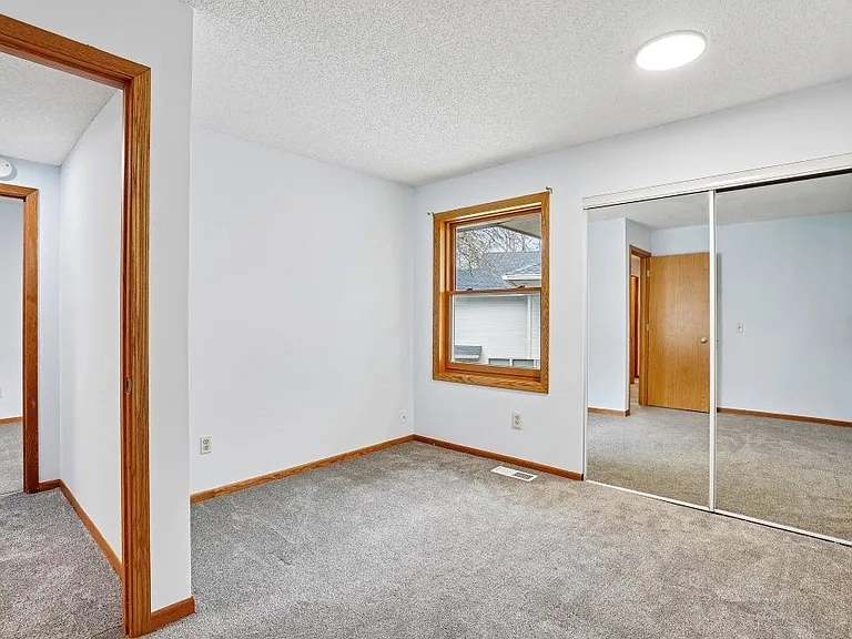 18669 Clear View Ct — Photo 24