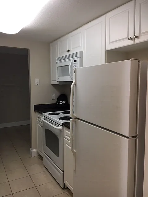 1 bed, 815 sqft, $1,895 — Photo 3