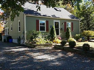 110 Walnut Rd, Barrington, RI 02806