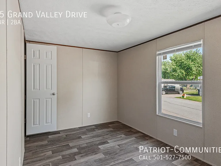 15 Grand Valley Dr — Photo 34