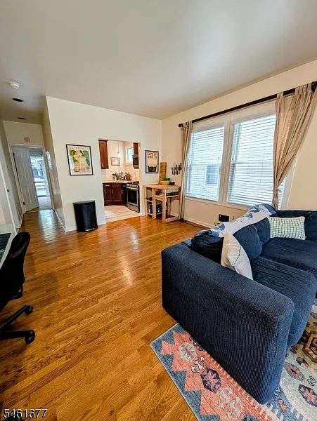 1 bed, 1.0 bath, $2,850 — Photo 4