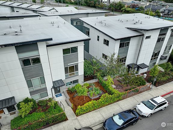 4th image of 4224 S Trenton Street