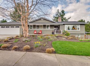 1560 Cherry Crest Dr, Lake Oswego, OR 97034