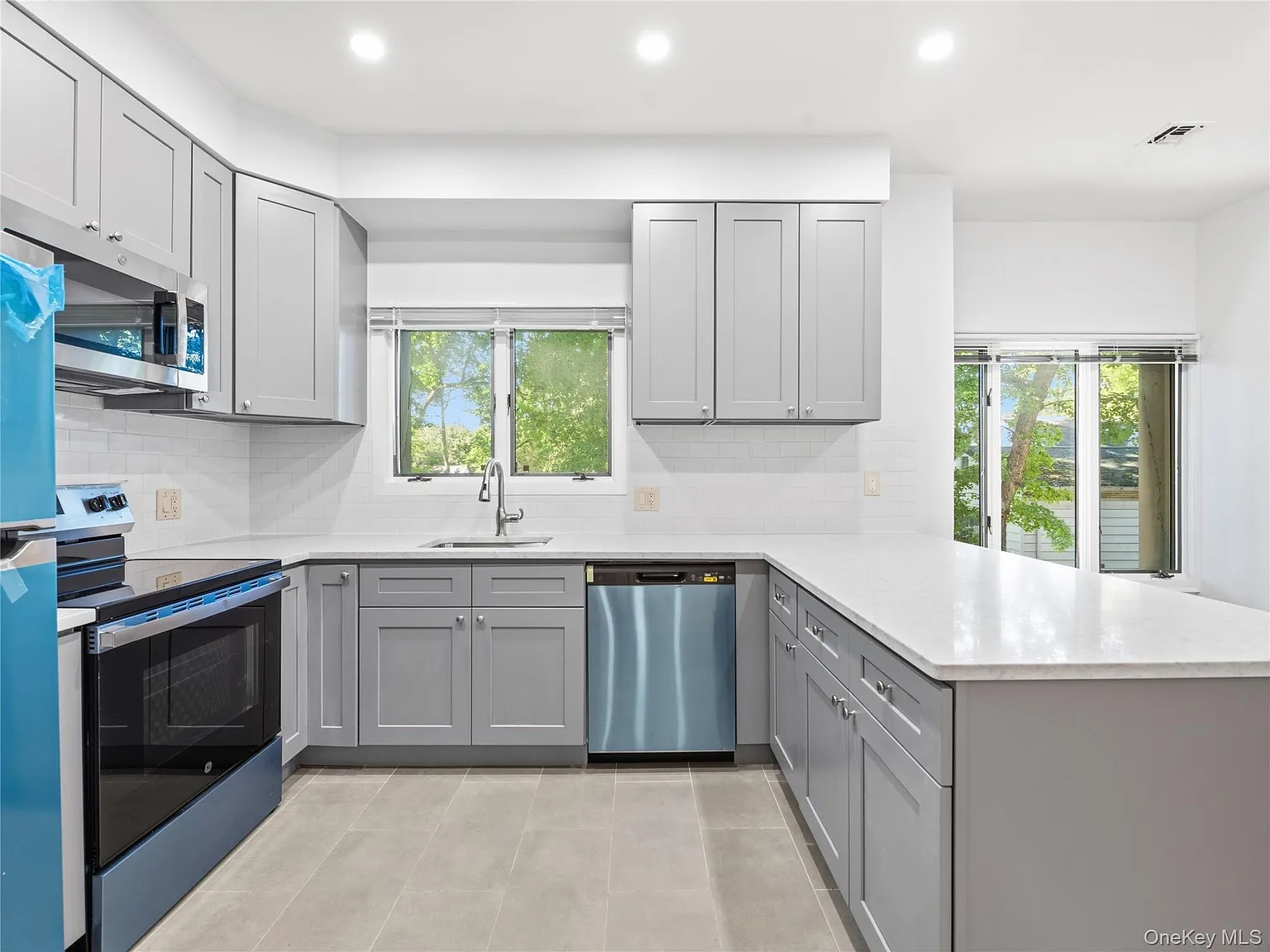 2 bed, 2.0 bath, $4,800 — Photo 3