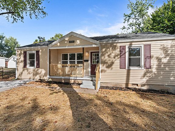 3rd image of 2036 N Pickwick Avenue
