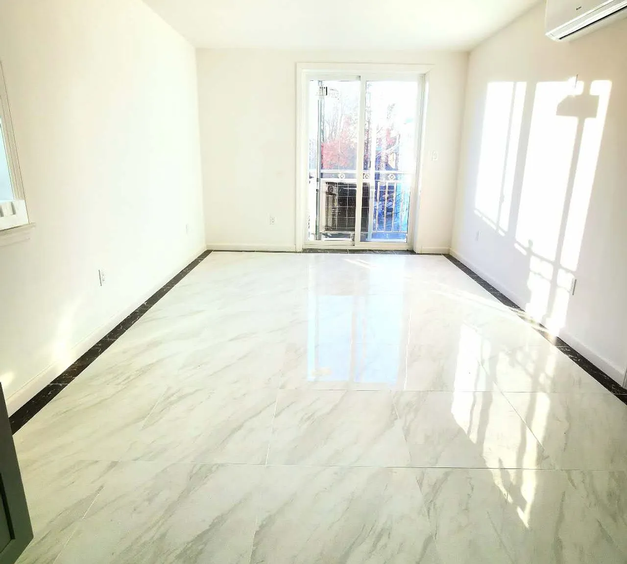 2 bed, 700 sqft, $2,500 — Photo 2
