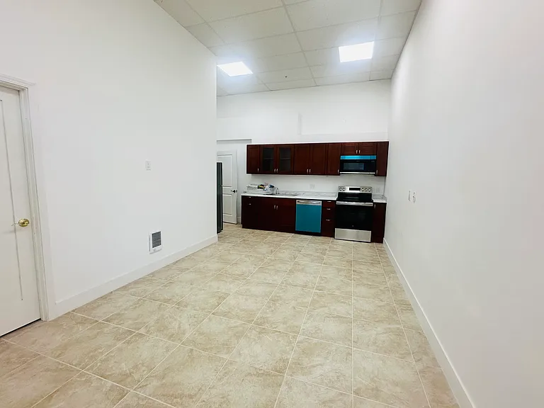 301 Grand Ave #106 — Photo 15