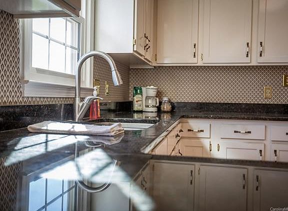 4th image of 135 Bonaventure Dr