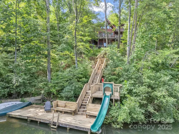 1029 Rainbow Cir, Lake Lure, NC 28746