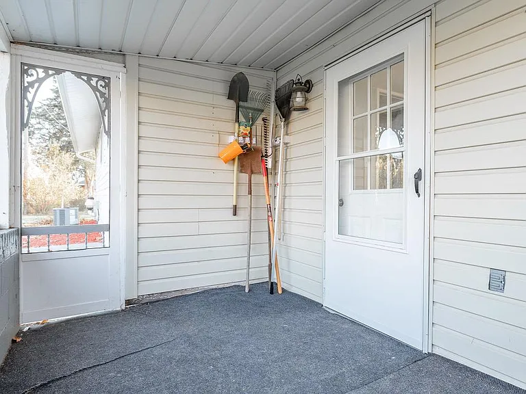 11419 Greenberry Rd — Photo 42