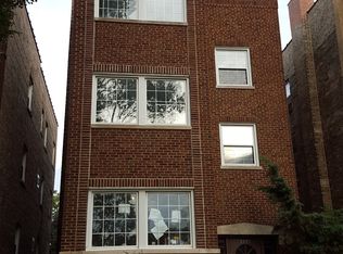 8425 Monticello Ave APT 3, Skokie, IL 60076