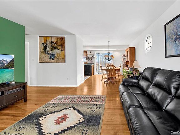 4th image of 32 Highland Avenue