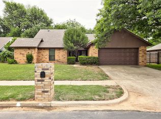421 Golden Oaks Dr, Norman, OK 73072