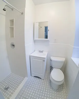 Rented by Roselyn  Fortuna LLC | media 19