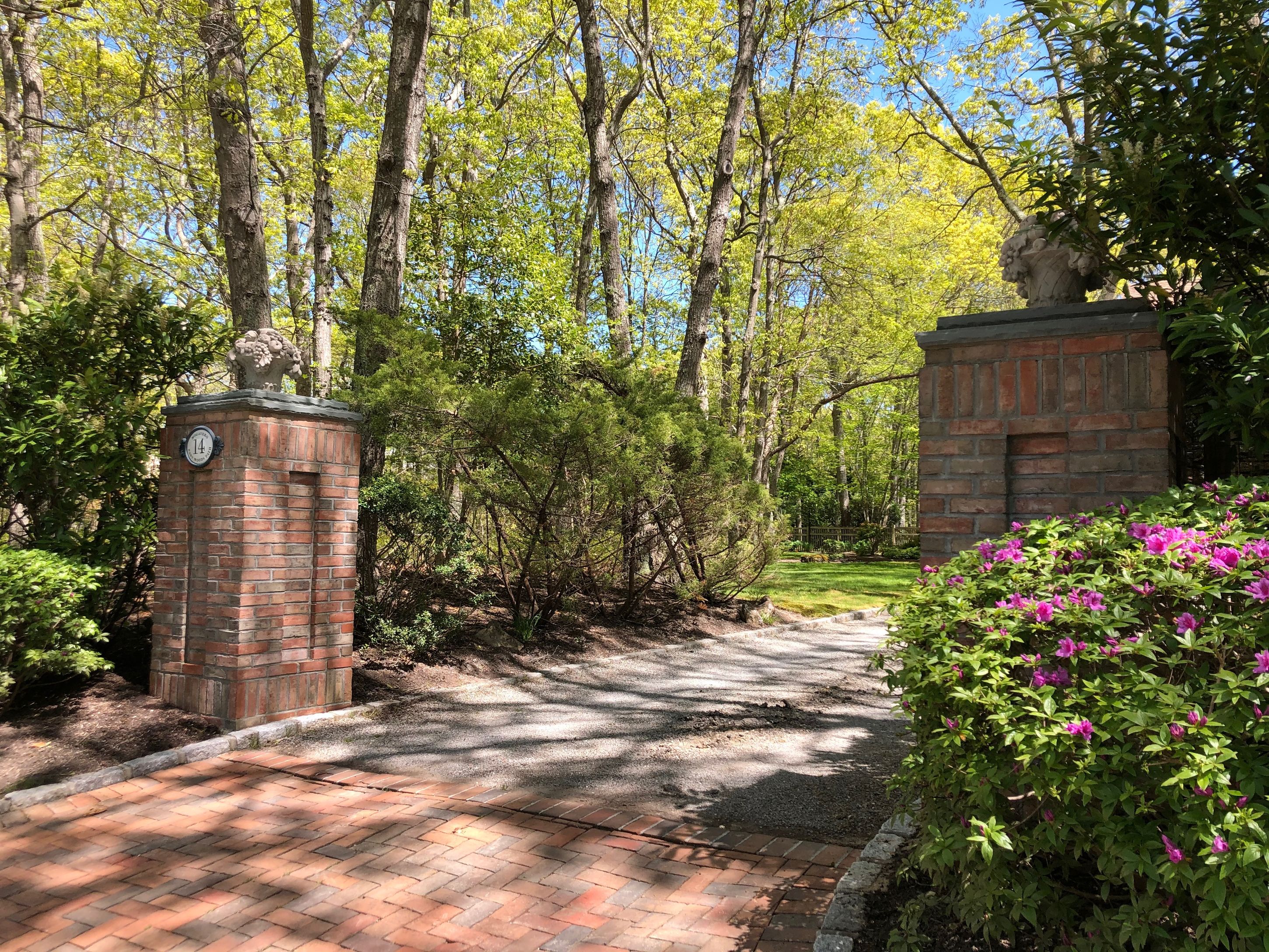 14 East Woods Path, Sagaponack, NY 11962 Out East