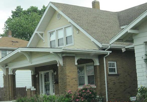 2nd image of 1318 E Hillcrest Pl