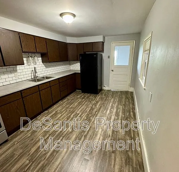 1810 Brownsville Rd #2 — Photo 22